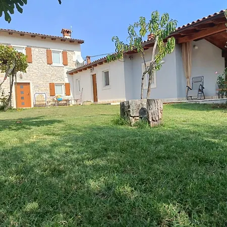 Casa Per 6 Persone Con Giardino E Portico Casa vacanze *