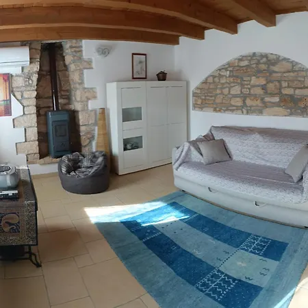 Casa Per 6 Persone Con Giardino E Portico