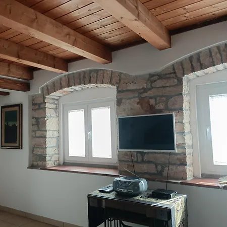 Casa Per 6 Persone Con Giardino E Portico