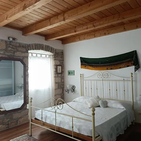 Casa vacanze Casa Per 6 Persone Con Giardino E Portico Galižana